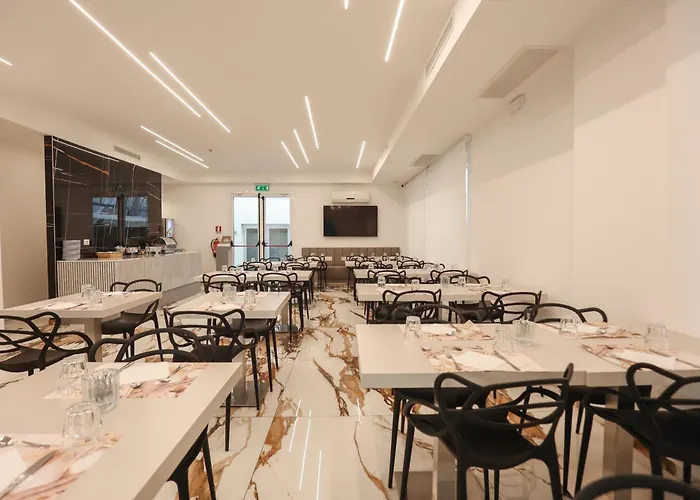 酒店 Cenisio 里米尼